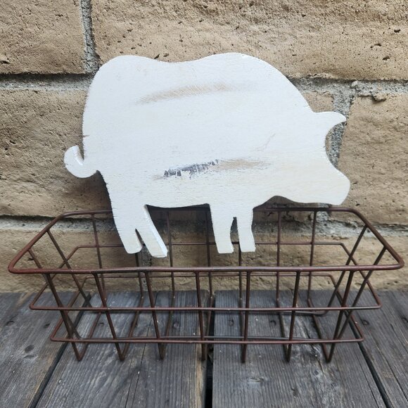 Distressed Wooden Pig Wire Basket Wall Hanging - Picture 1 of 5